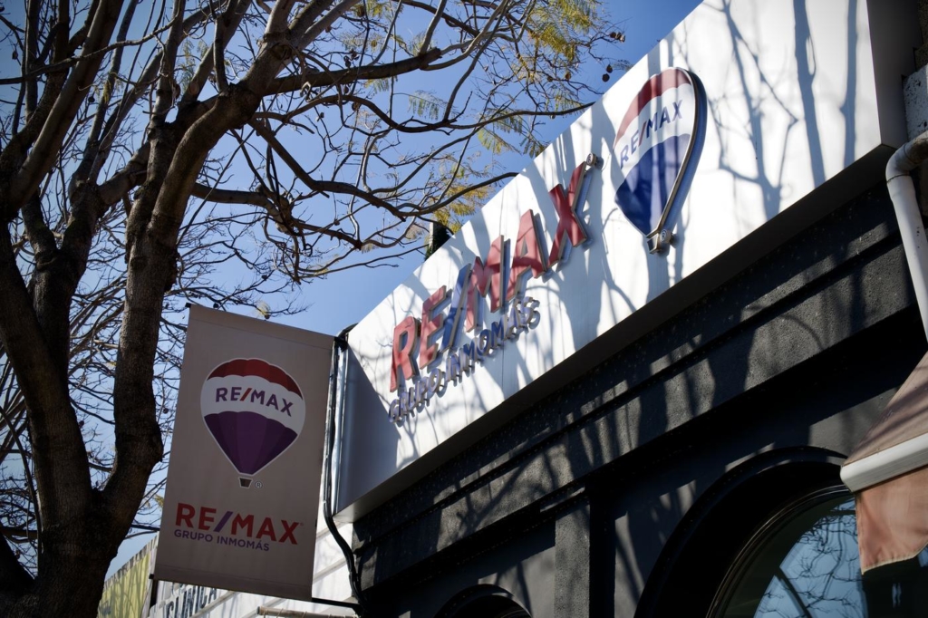 Agencia inmobiliaria en javea - remax inmomas iv